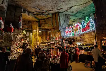 Kerststad Valkenburg et ses marchés dans les grottes