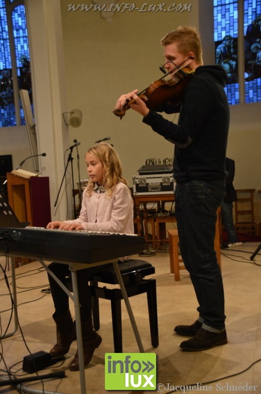 CONCERT EN HOMMAGE AUX VICTIMES DES ATTENTATS DE PARIS : MUSSY LA VILLE – photos reportage