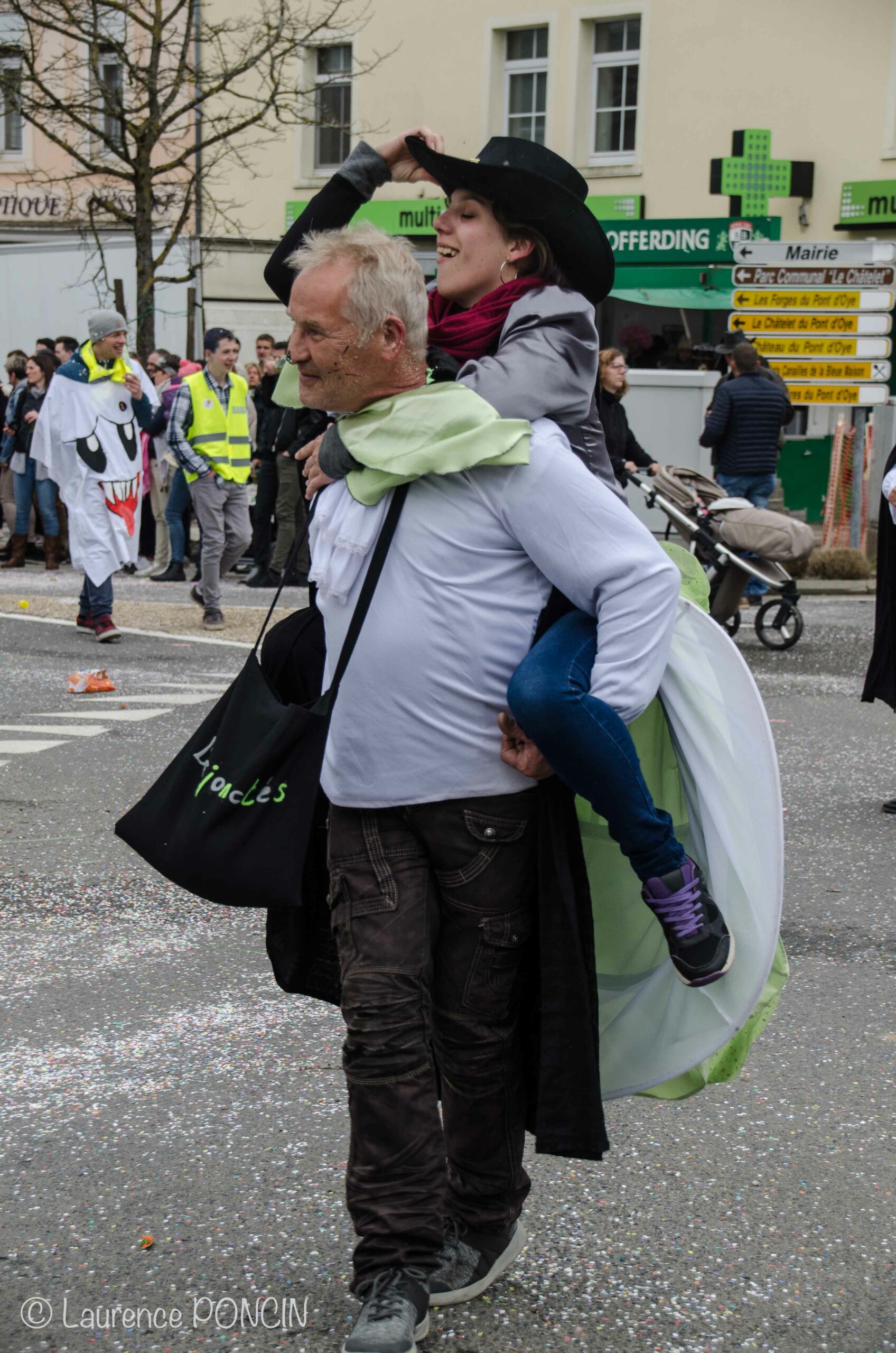 //media/jw_sigpro/users/0000002529/carnavalhabay2017/DSC_9900-1