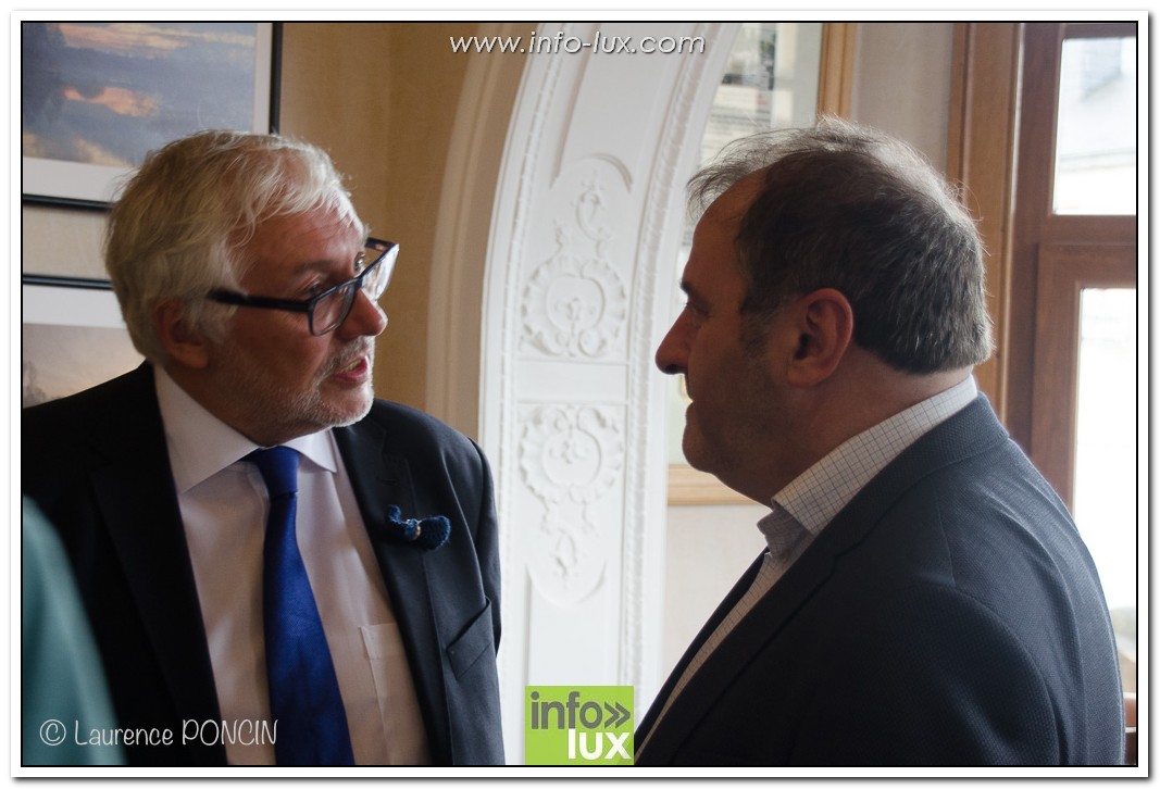 //media/jw_sigpro/users/0000002529/vernissagesalvatore2017/DSC_1262-1