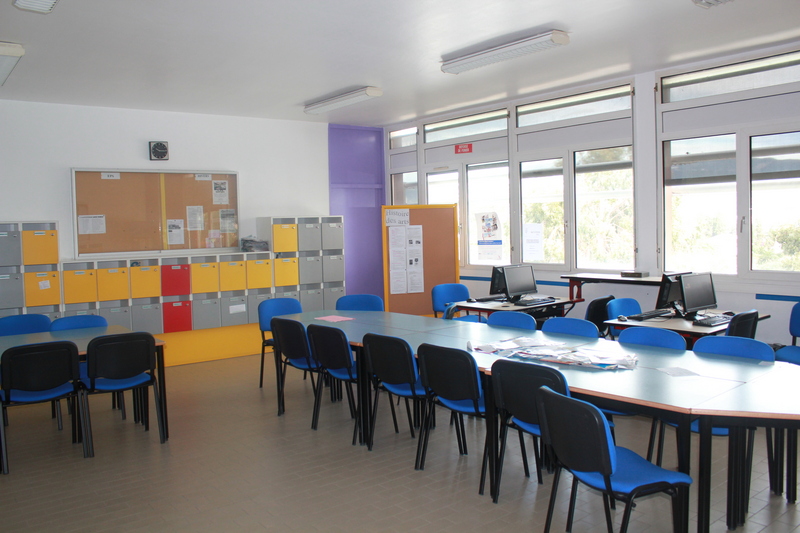 Théâtre à Virton : La salle des profs .