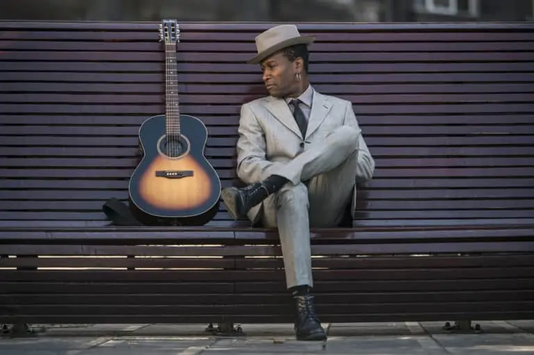 BAI KAMARA JUNIOR & THE VOODOO SNIFFERS