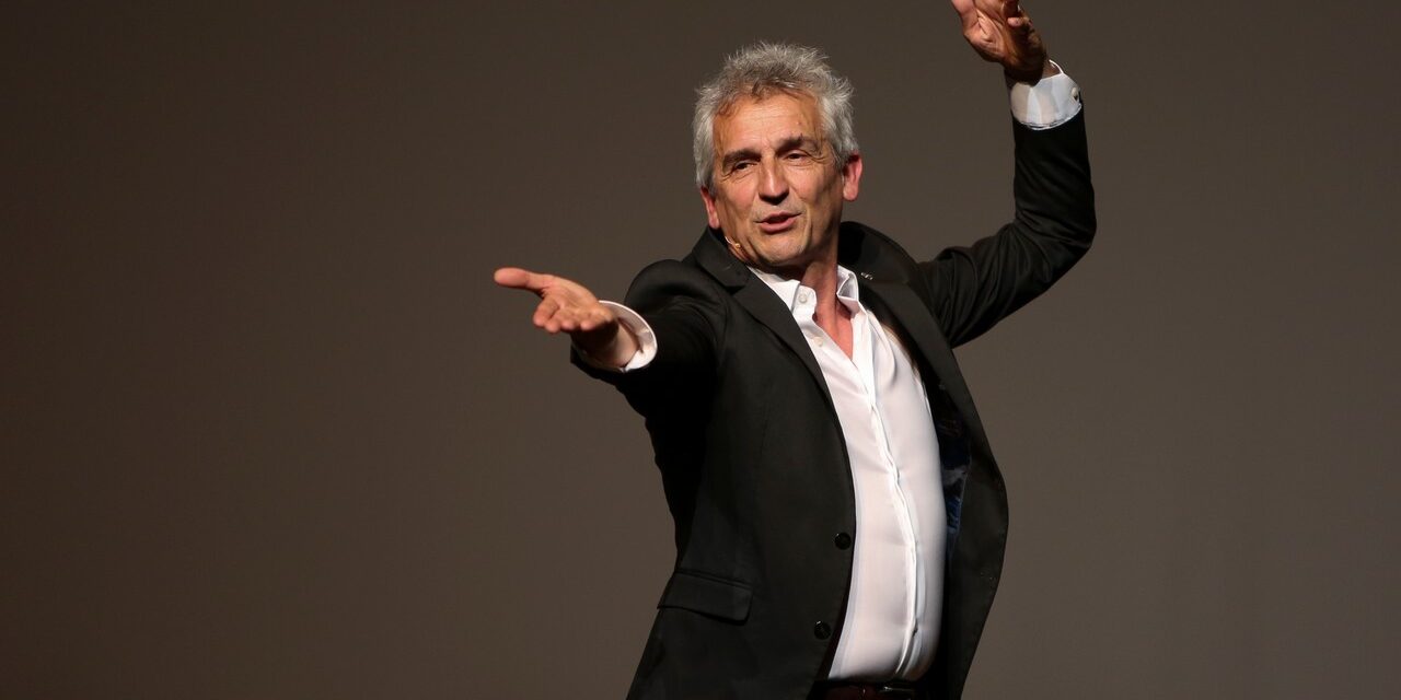 Retour du rire et du spectacle à Arlon avec Bruno Coppens