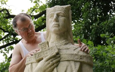 statue de saint Arnould à  Bouillon
