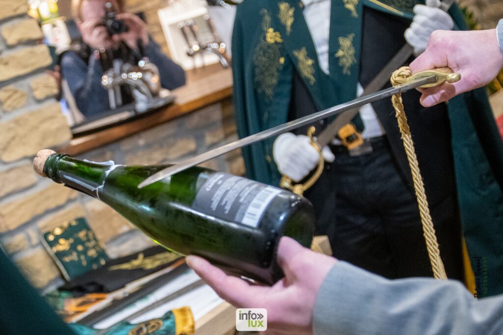  La Confrérie du Sabre d'Or de Champagne 