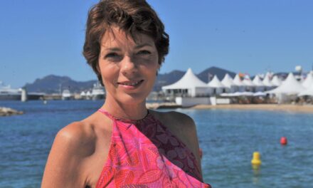 Elizabeth Bourgine dans « Cours Privé » Sortie du  DVD