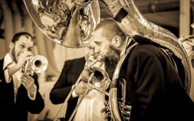 En Fanfare : ce sont 5 musiciens à Arlon – Clairefontaine.
