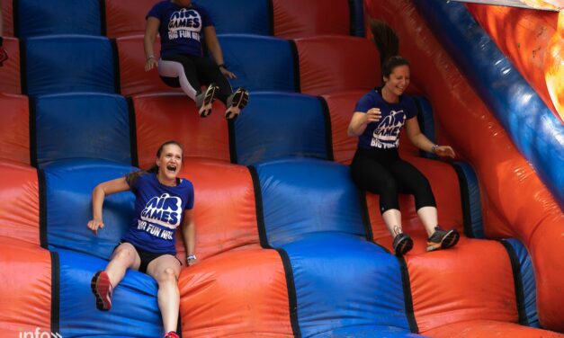 La course de 5KM sur des châteaux gonflables gigantesques à Courcelles.