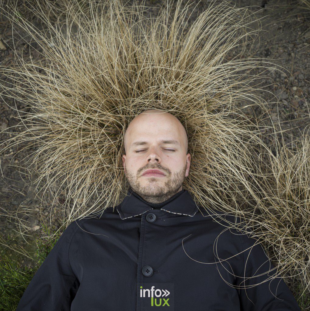 JAKBROL, sort un nouveau single & clip "Village"
