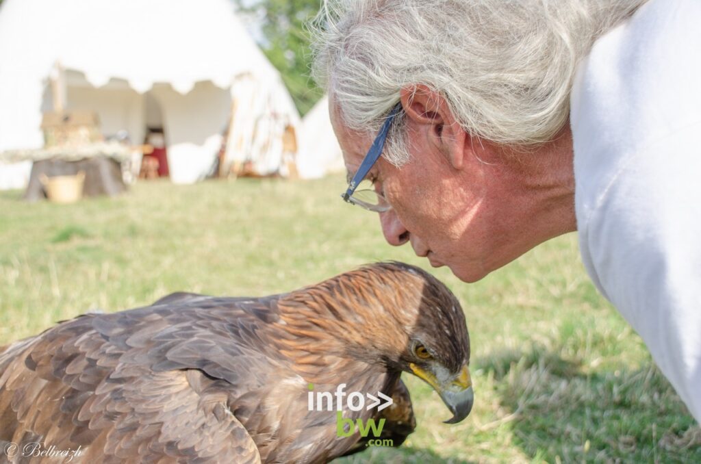 Wakan présente Eagles, son aigle royal de Bolivie