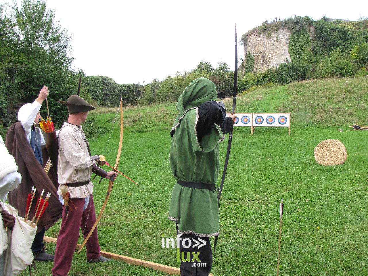 Sedan > tournoi d'archers - arbalétriers