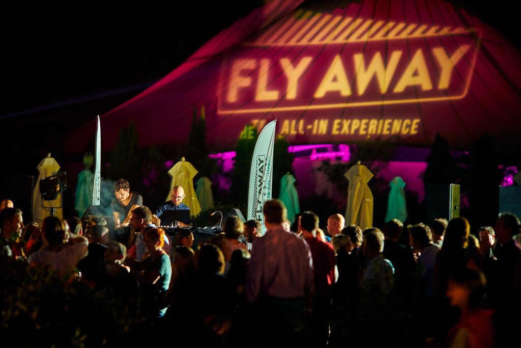 Après deux reports (dont on ne va plus expliquer les raisons), le Fly Away va enfin pouvoir fêter sa 5ème édition du 11 au 15 septembre 2022.