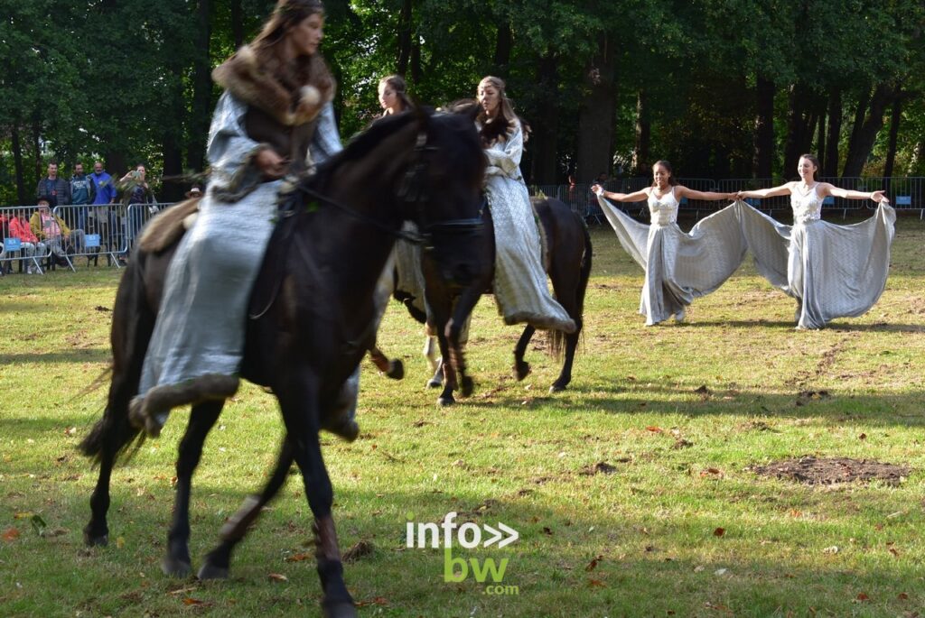 Le weekend des 10 et 11 septembre avait lieu le Weekend au Parc du Cheneau à Braine l'Alleud.