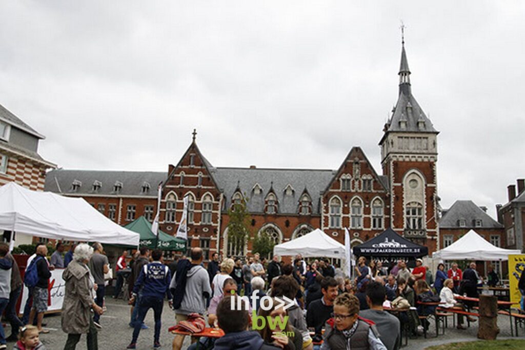 Nivelles > Fête de la bière
Des dégustations de bières artisanales et de produits du terroir auront lieu les samedi 10 et dimanche 11 septembre 2022 Sur la Grand Place de Nivelles.