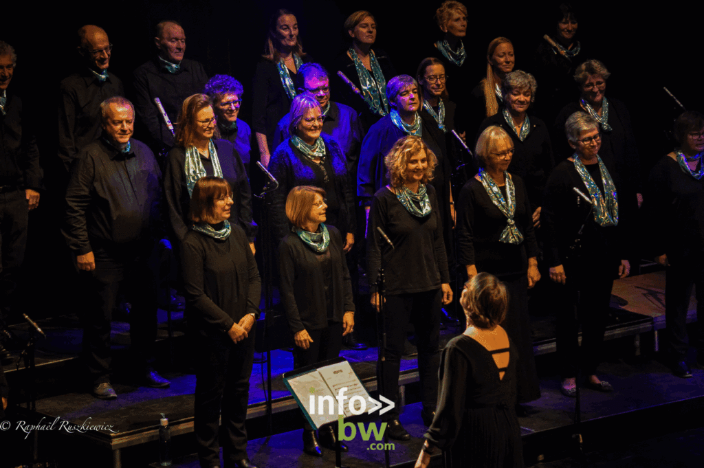 Ce dimanche 4 décembre 2022, Le Waux-Hall de Nivelles accueillait le spectacle Hymne à Maurane. Mariella Arnone au chant et Philippe Decock au piano ont proposé un tour de chant des plus belles chansons de Maurane, l'artiste belge disparue il y a tout juste cinq ans.