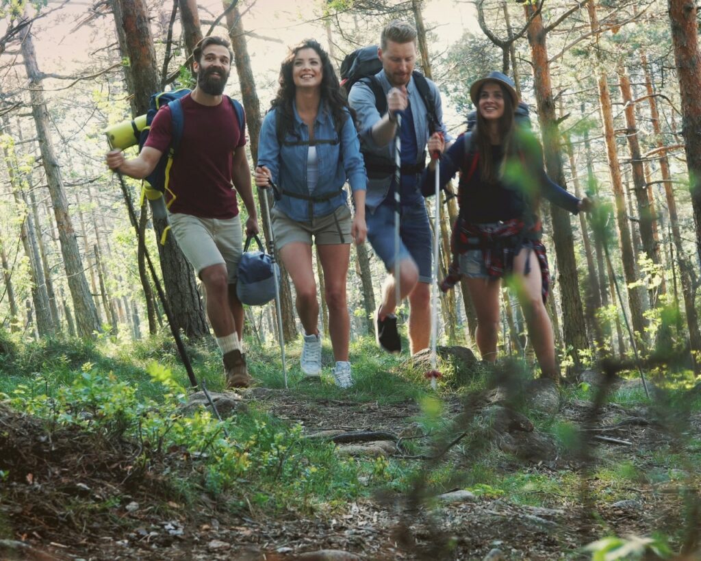 Un team building est une activité organisée pour renforcer la coopération, la communication et la motivation au sein d'une équipe de travail