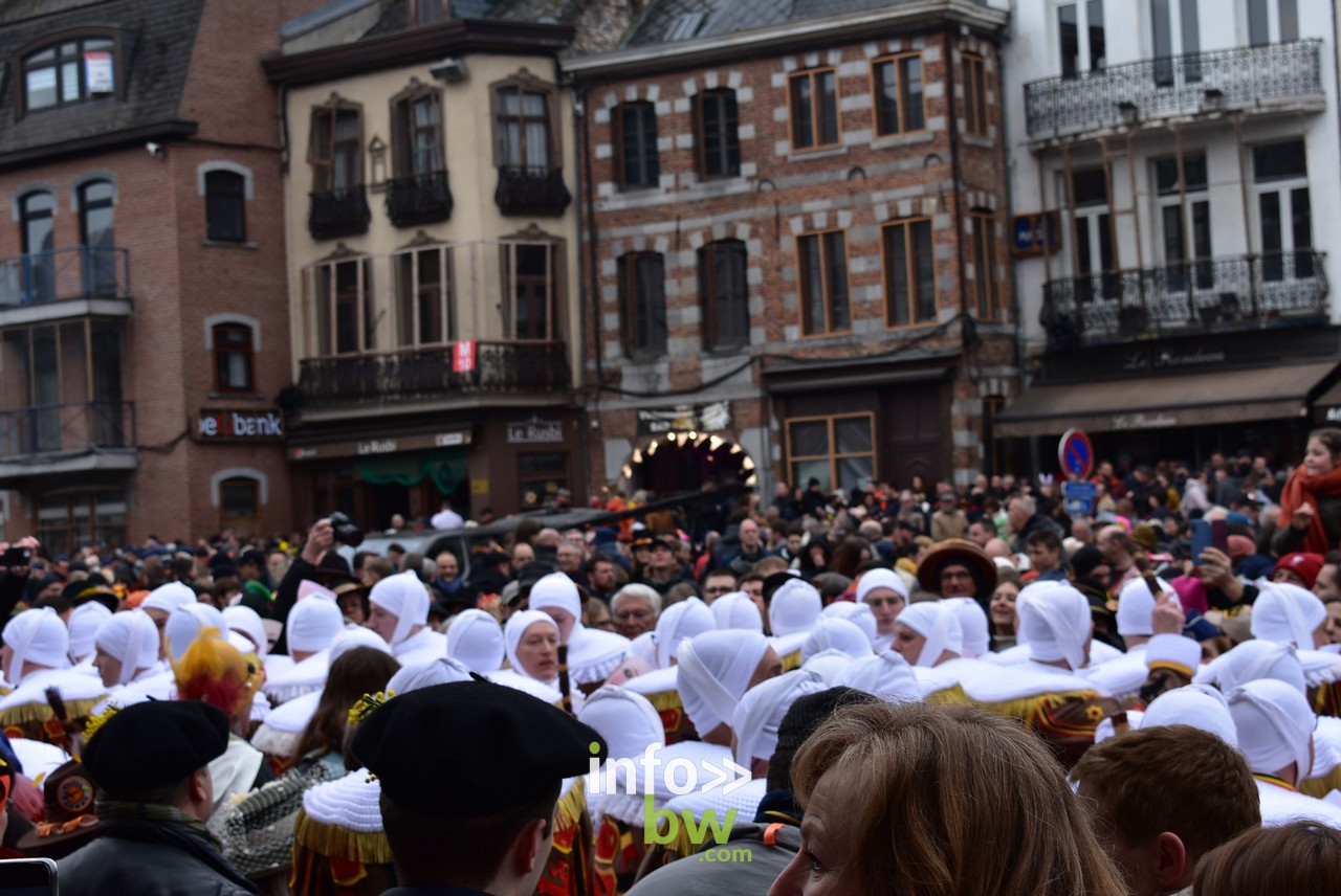 Binche vient de renouer avec son carnaval traditionnel !  Trois jours de liesse avec un public venu en masse !  Apothéose en ce mardi gras!  Retrouvez toutes les photos!