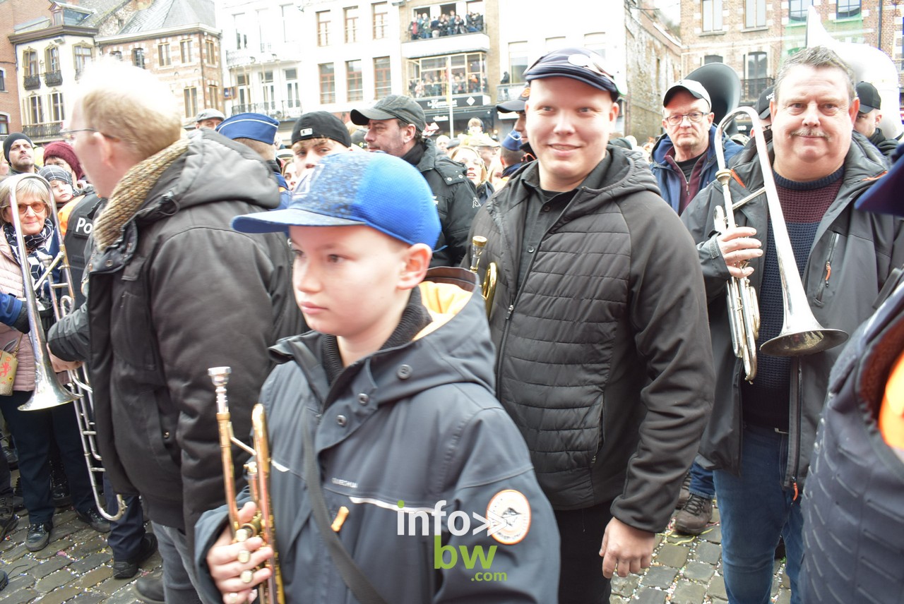 Binche vient de renouer avec son carnaval traditionnel !  Trois jours de liesse avec un public venu en masse !  Apothéose en ce mardi gras!  Retrouvez toutes les photos!