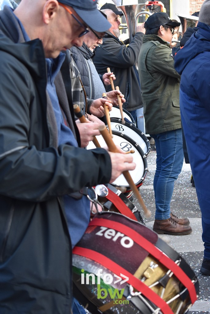 Binche vient de renouer avec son carnaval traditionnel !  Trois jours de liesse avec un public venu en masse !  Apothéose en ce mardi gras!  Retrouvez toutes les photos!