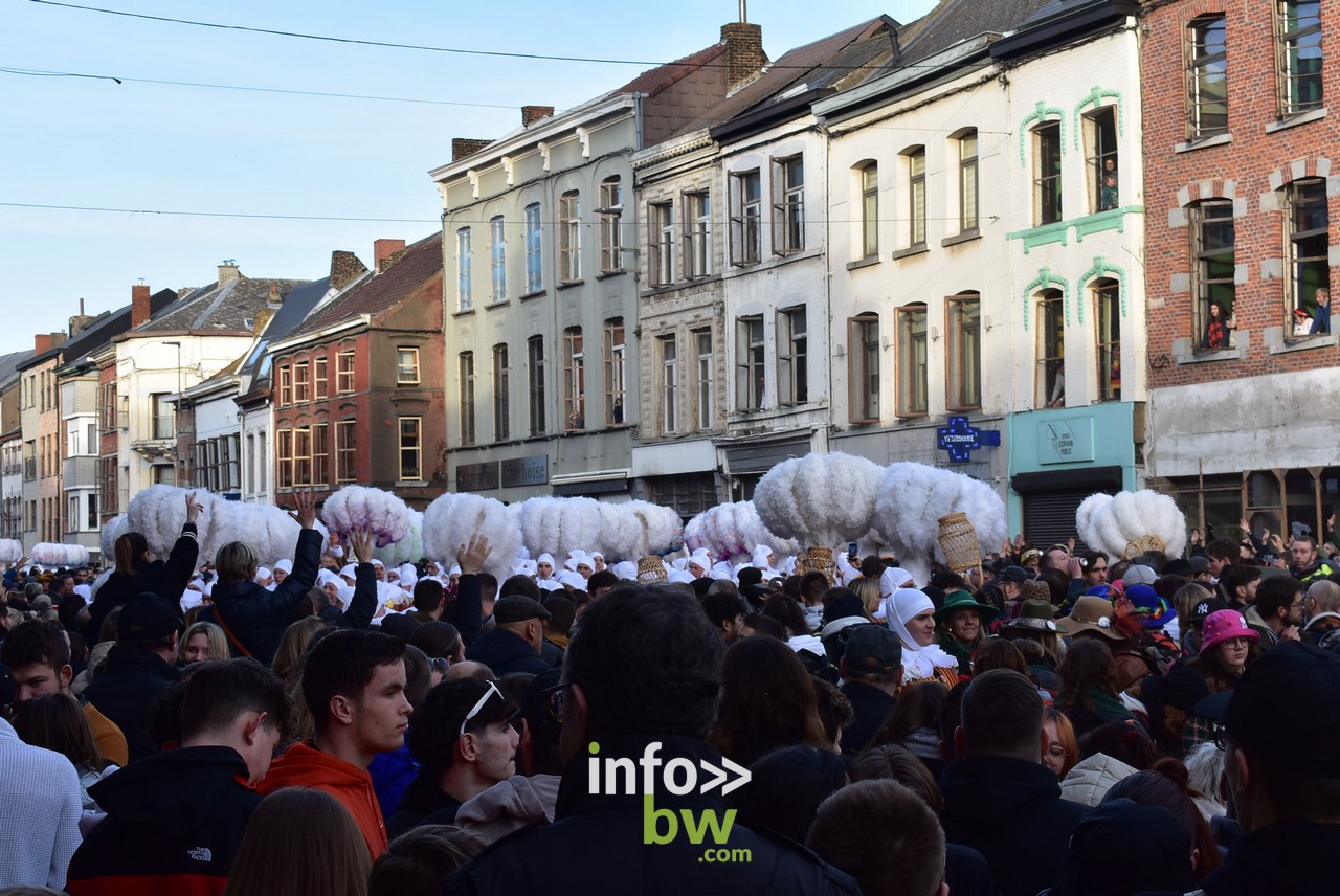 Binche vient de renouer avec son carnaval traditionnel !  Trois jours de liesse avec un public venu en masse !  Apothéose en ce mardi gras!  Retrouvez toutes les photos!