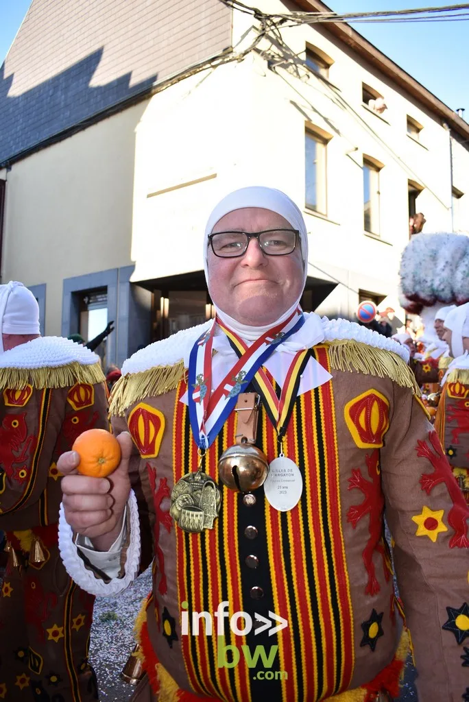 Retrouvez les photos du grand cortège et du défilé des sociétés de gilles, de paysannes et des fantaisie du carnaval de Nivelles