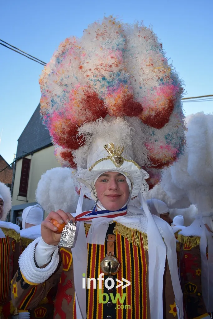 Retrouvez les photos du grand cortège et du défilé des sociétés de gilles, de paysannes et des fantaisie du carnaval de Nivelles