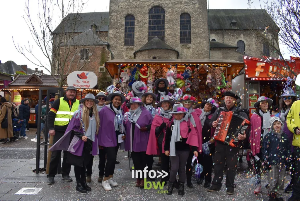 Le samedi du carnaval de Nivelles fait la place belle aux enfants...mais pas que!  Retrouvez les photos du cortège et de la première sortie des Miss'Guinguettes