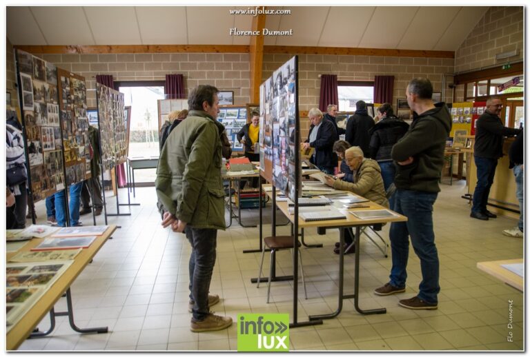 Salle du Paquis à Fontenoille pendant l’exposition de photos anciennes, Florenville, mars 2023
