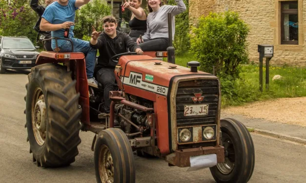 Gaume > Défilés de tracteurs > Photos