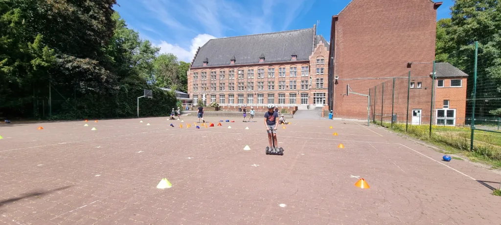 Près de 250.000 personnes se pressent chaque années à la Brocante des Quais à Charleroi! Cette année, le rendez-vous est fixé le weekend des 24 et 25 juin!