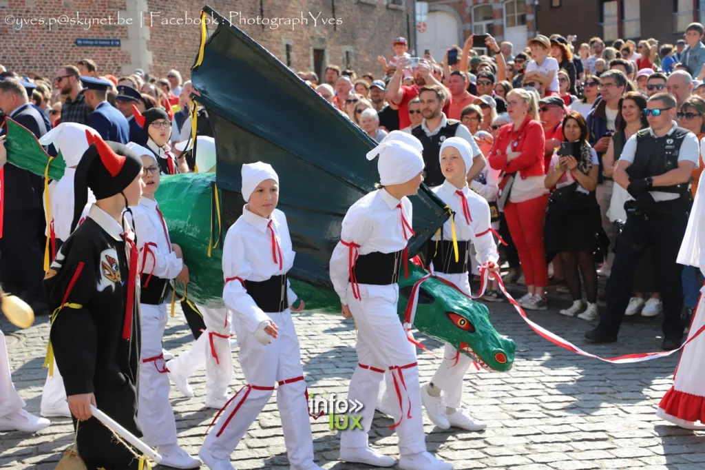 Ambiance generale du Doudou de Mons (photo 2, archives 2023)