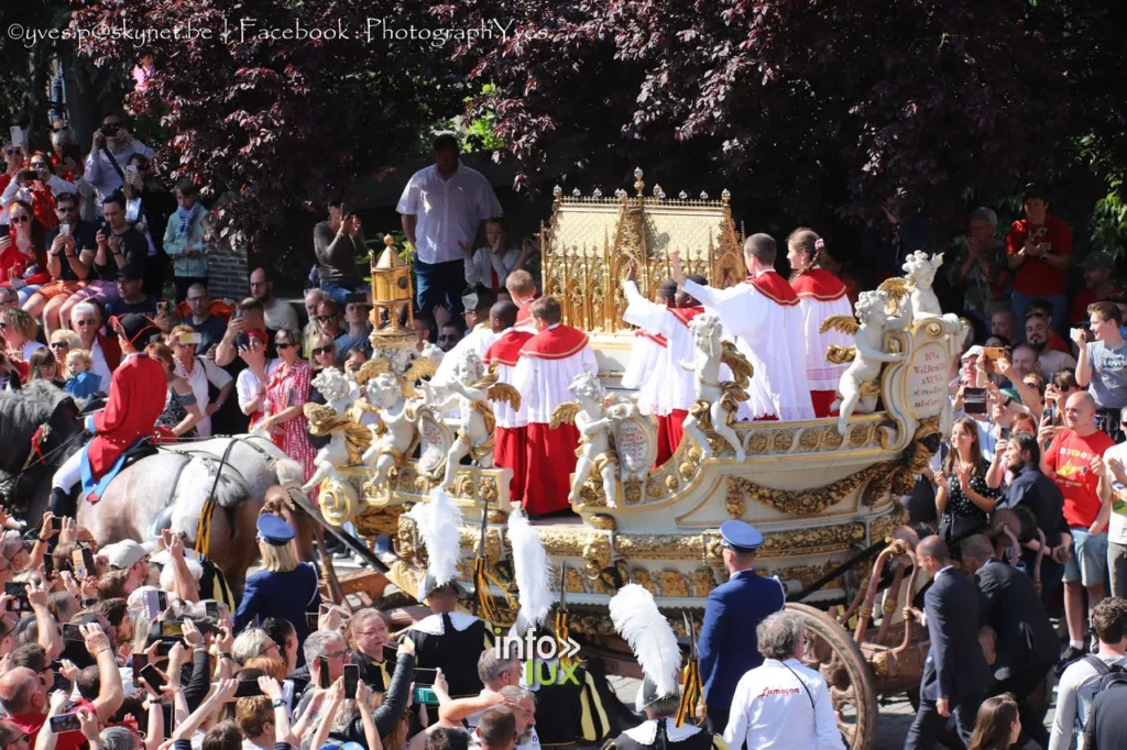 Mons > Doudou > Procession > Photos