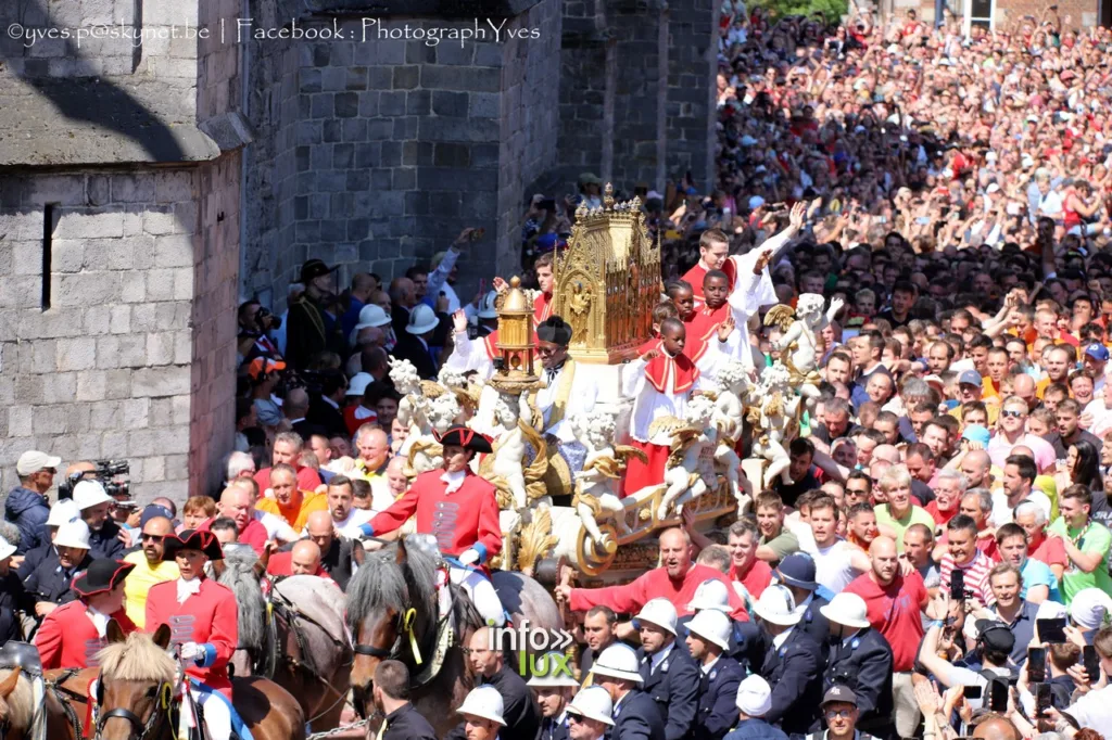 Mons > Doudou > Procession > Photos