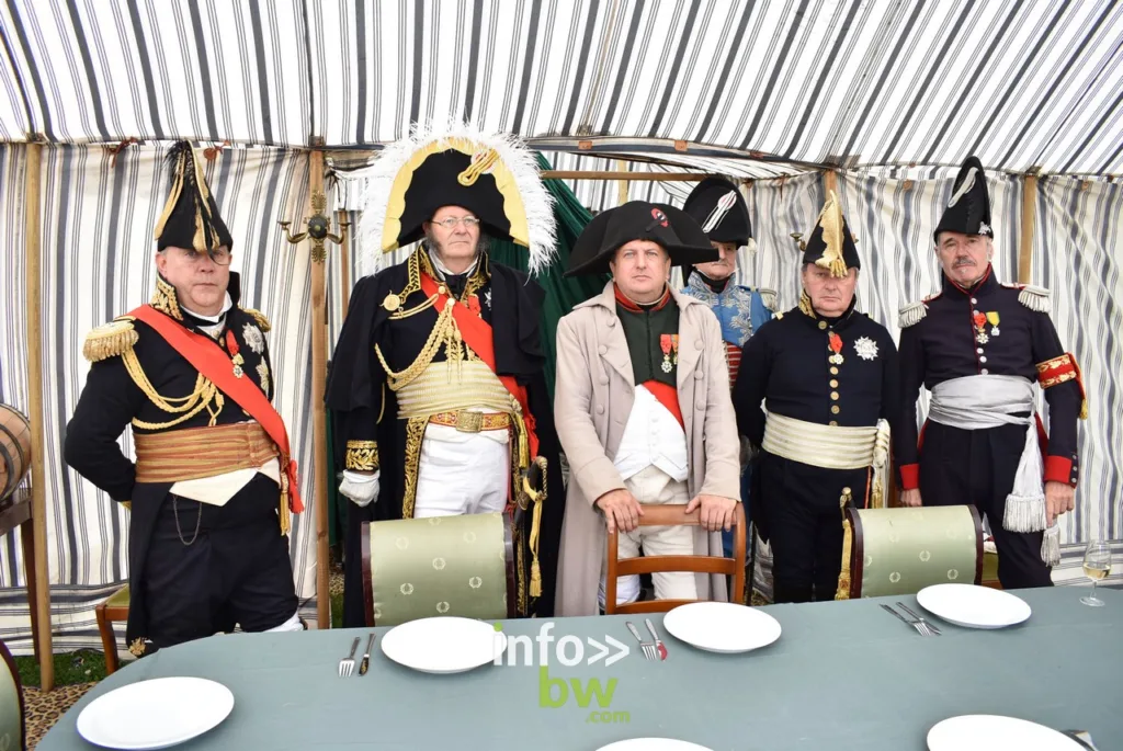 Nous nous immiscés au cœur des campements lors du weekend historique 1815 à Waterloo.  Ambiance, métiers d'antan, intendance,... Retrouvez toutes les photos! 