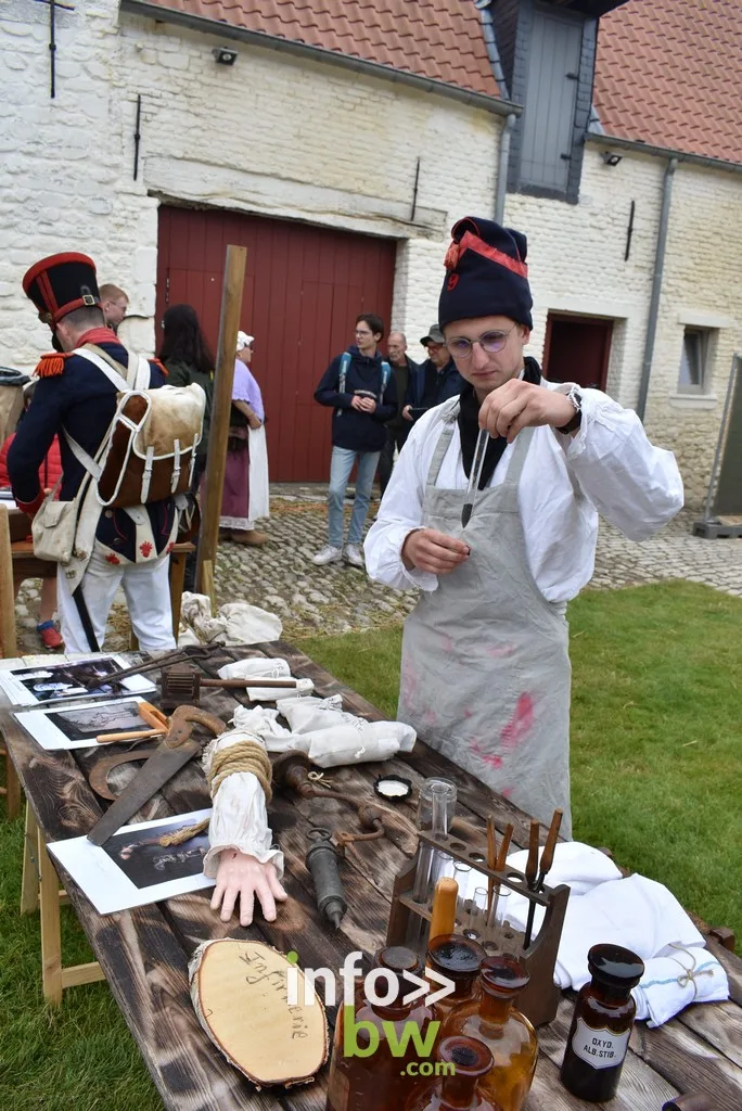 Nous nous immiscés au cœur des campements lors du weekend historique 1815 à Waterloo. Ambiance, métiers d'antan, intendance,... Retrouvez toutes les photos!