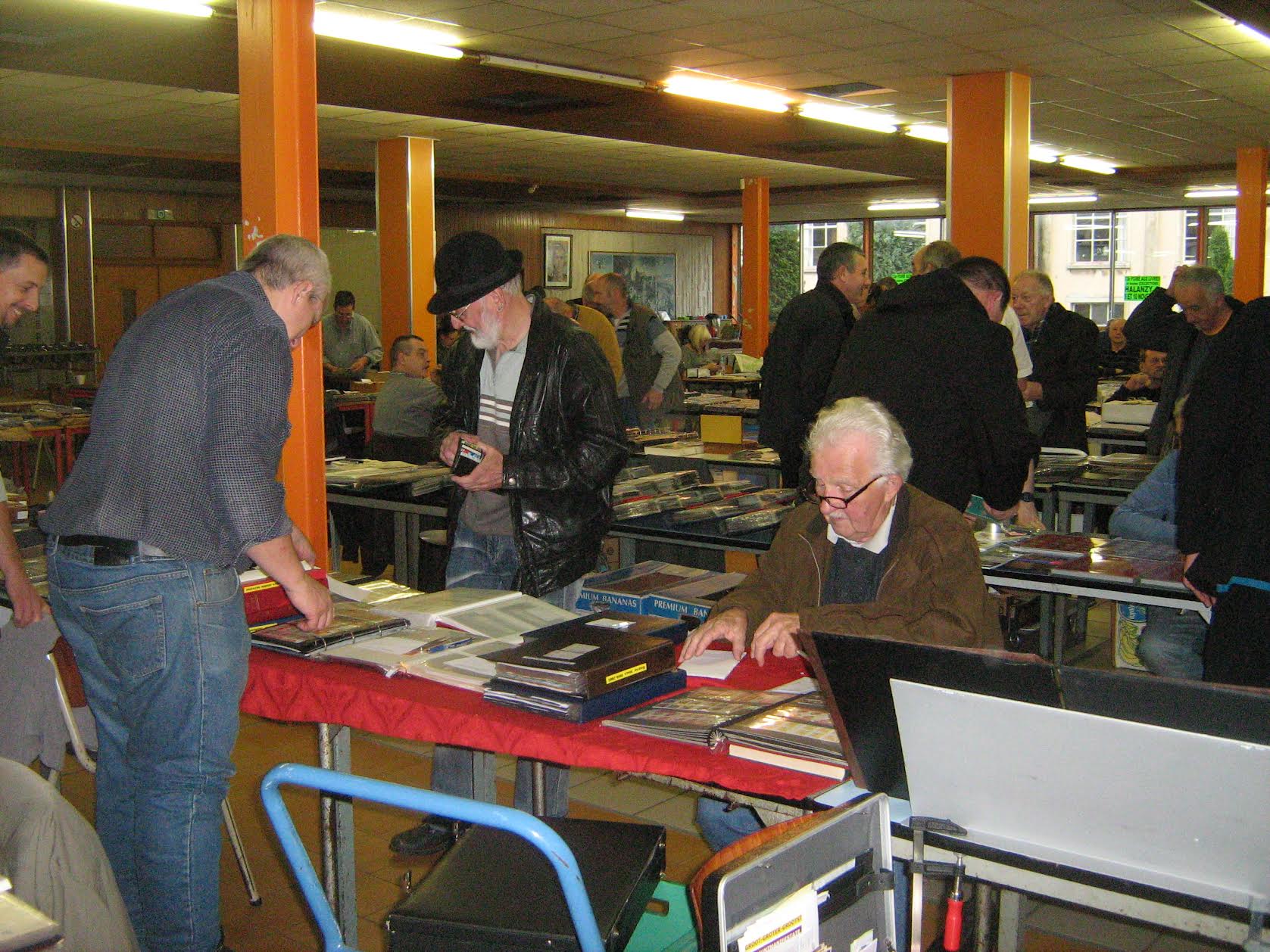 ARLON > BOURSE POUR LES COLLECTIONNEURS