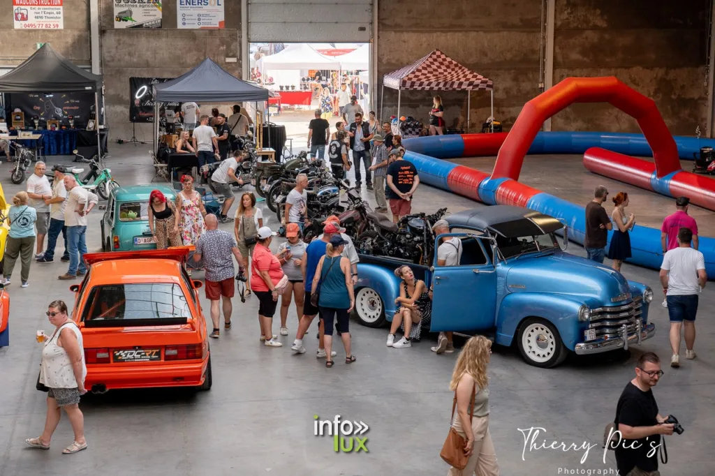 Liège > Classic Cars and Bikes > Photos