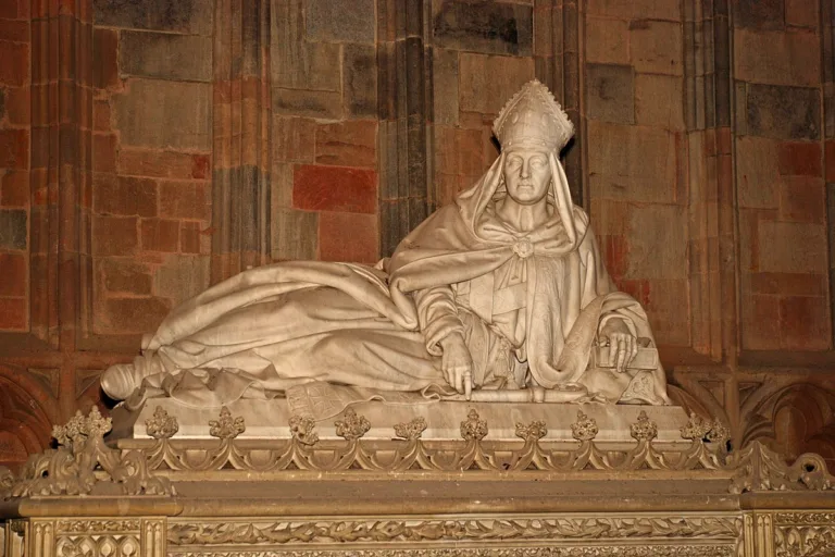 Basilique de Saint-Hubert : joyau gothique au pays du patron des chasseurs