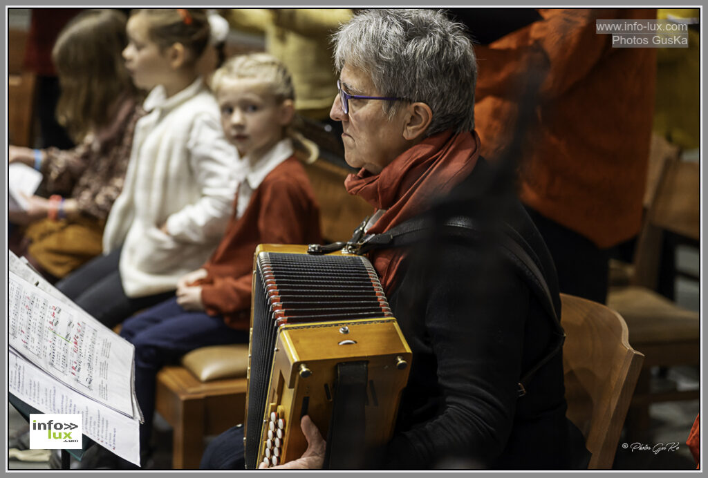 Madame Christine Defrance avec son accordéon