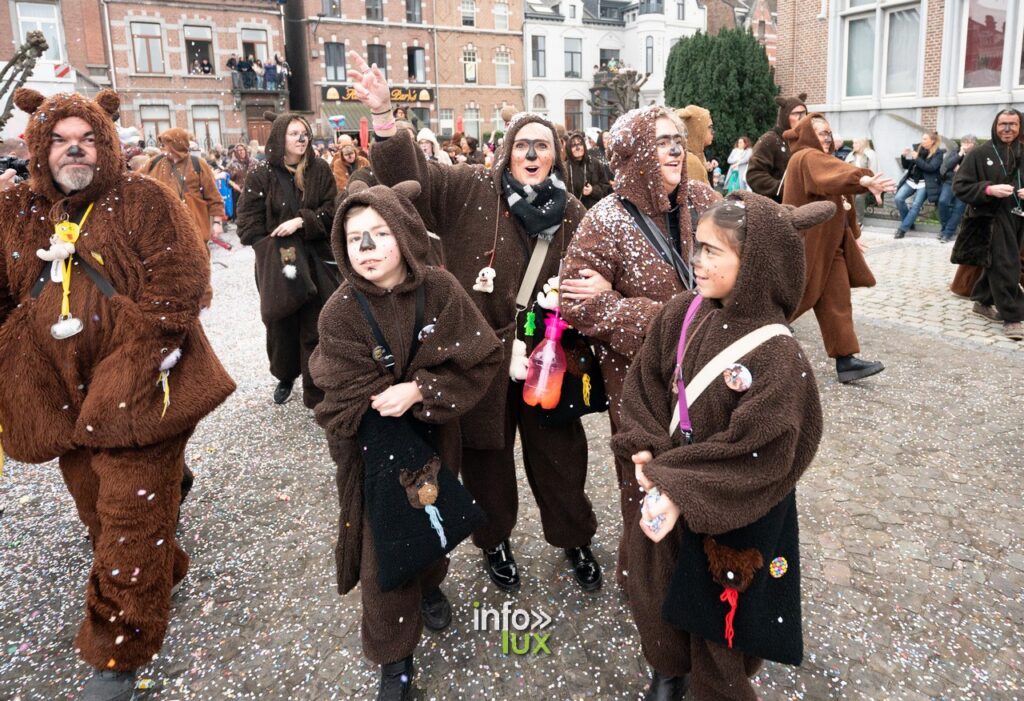 Andenne > Carnaval > les Ours en photos