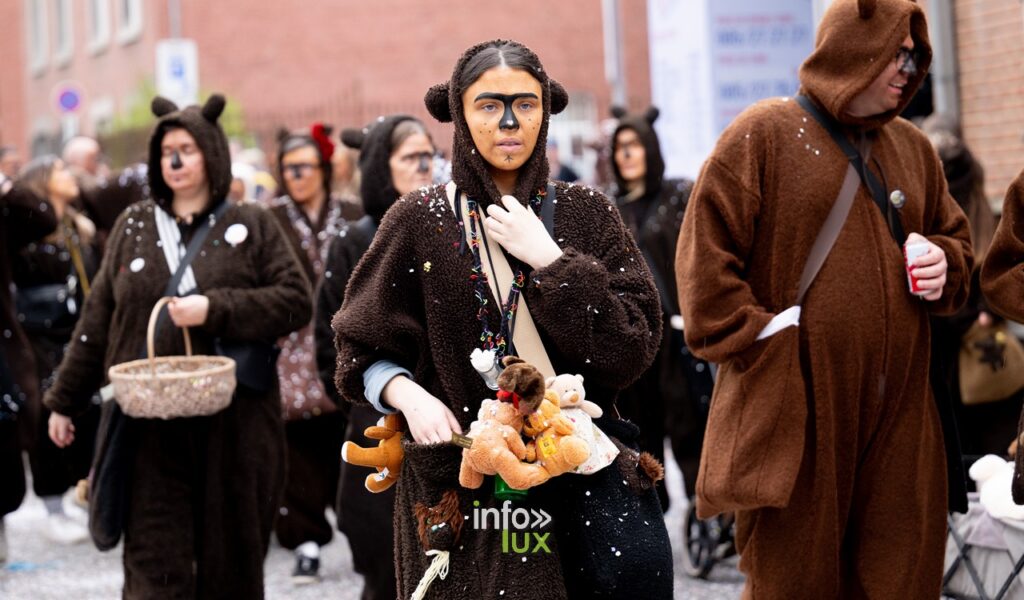 Andenne > Carnaval > les Ours en photos