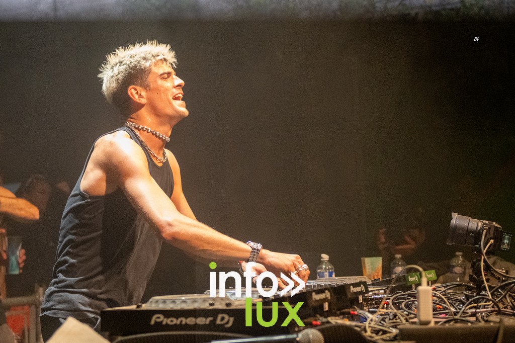 ESKAPE FESTIVAL JOUR 2 - OMAKS