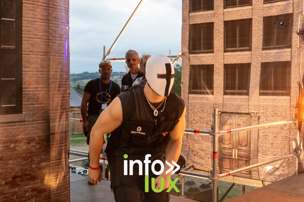 FRANCE - NORMANDIE - ESKAPE FESTIVAL - HOLY PRIEST 