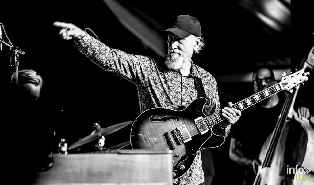 John Scofield et John Medeski en pleine complicité musicale sur scène à Dinant, photo Jean-Pol Sedran