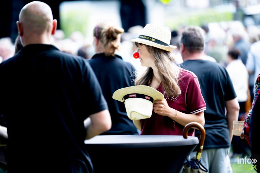 Festival Jazz à Dinant 2025 – public en fête au bord de la Meuse, photo Jean-Pol Sedra
