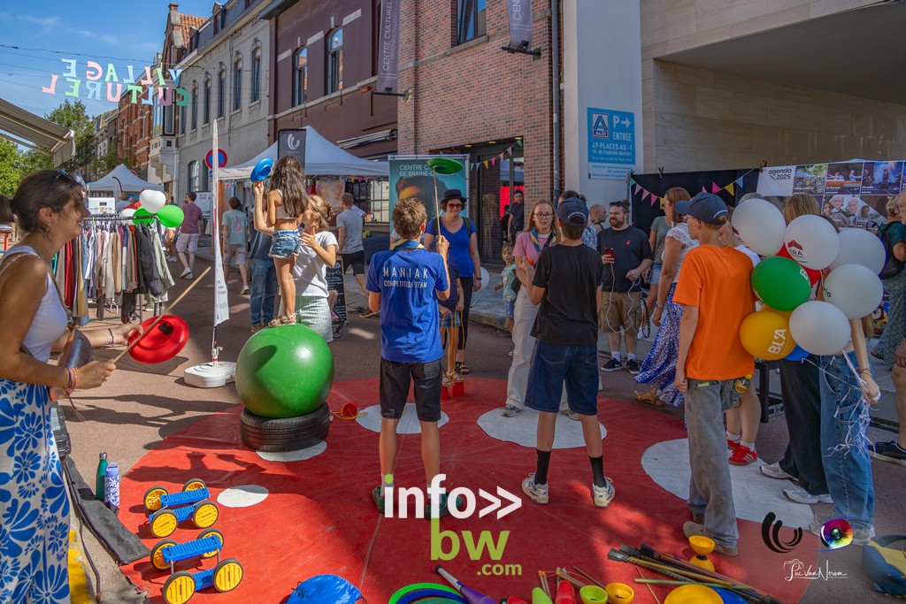 Braderie de Braine-l’Alleud 2025 : une édition ensoleillée et festive à revivre en photos