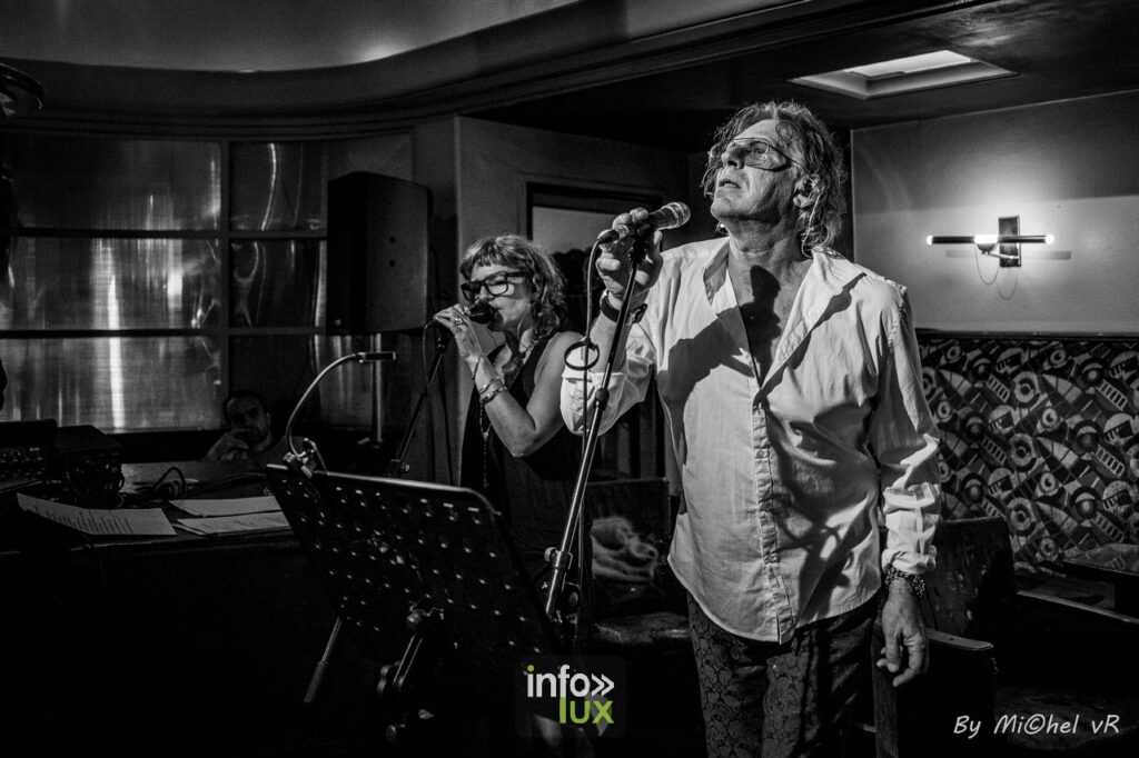 Séance de dédicace du vinyle « Parfum de Vie » – photo Michel van Rhijn Photography