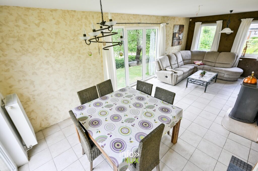 Salon lumineux maison à vendre Marbehan commune Habay