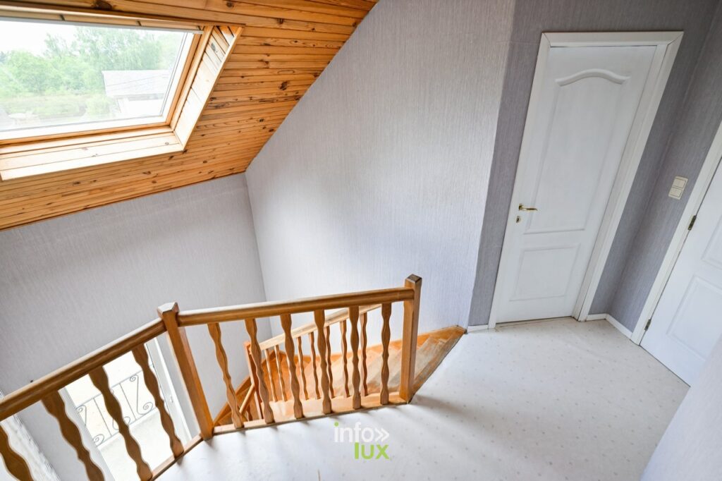 Pièce polyvalente bureau ou chambre maison Habay à vendre