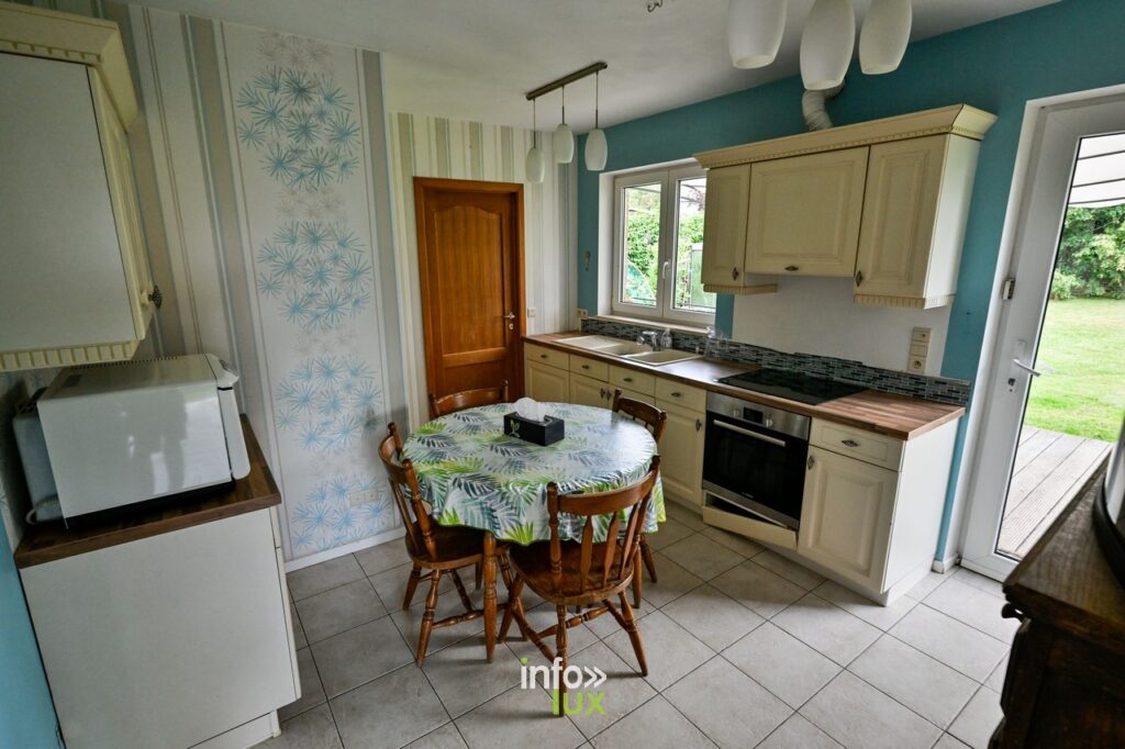 Cuisine équipée et moderne de la maison à vendre à Habay Marbehan province de Luxembourg